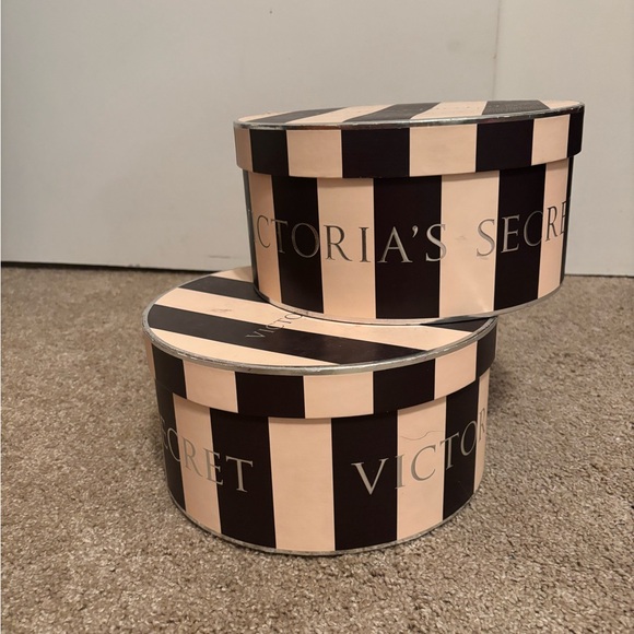 Victoria's Secret Black and Cream Round Boxes